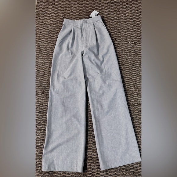 New Stradivarius Relaxed Dad Style Pant Pleat High Rise Gray 4 Wide Leg trouser - Picture 3 of 9